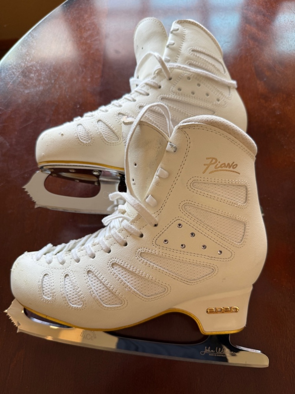 Edea Piano figure skates and coronation ace blades